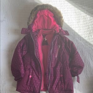 Girls size 4 snow suit with hat and mittens!